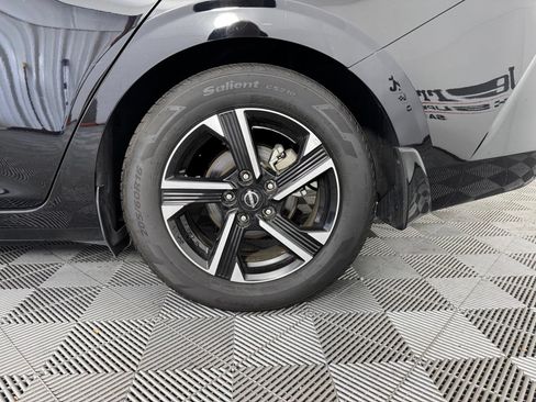 Used 2024 Nissan Sentra SV FWD image 13