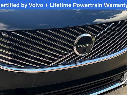 Certified 2025 Volvo XC90 B6 Plus image 37