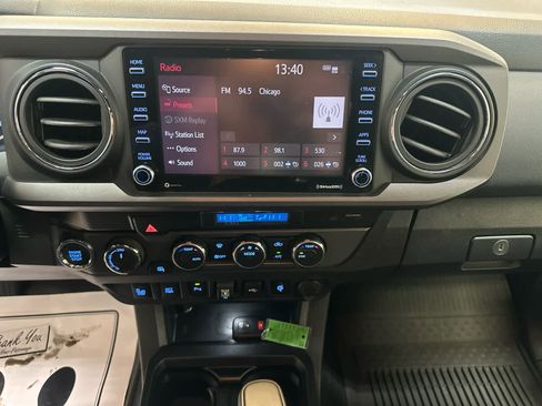 Used 2023 Toyota Tacoma TRD Off-Road w/ Technology Package AWD/4WD image 5