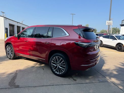 Used 2025 Buick Enclave Avenir AWD/4WD image 28