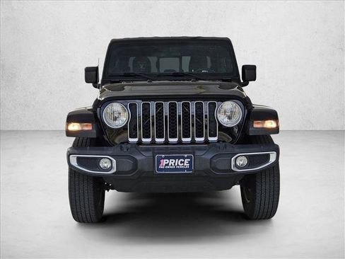 Used 2021 Jeep Gladiator Overland image 2