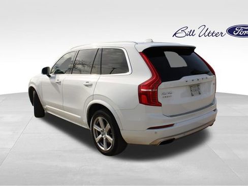 Used 2021 Volvo XC90 T5 Momentum w/ Climate Package image 7