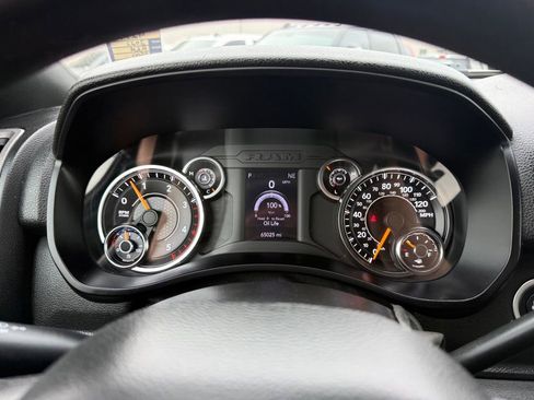 Used 2022 RAM 2500 Tradesman w/ Chrome Appearance Group image 22