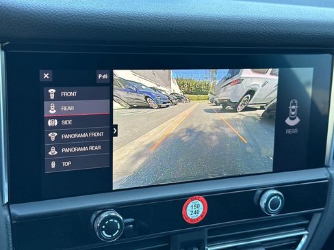 New 2026 Porsche Macan image 23