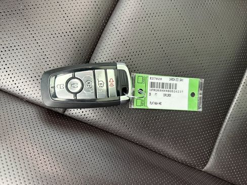 Used 2025 Ford Explorer Platinum AWD/4WD image 12