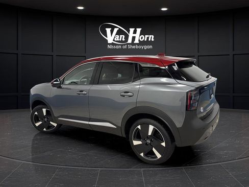 Used 2025 Nissan Kicks SR w/ SR Premium Package image 3