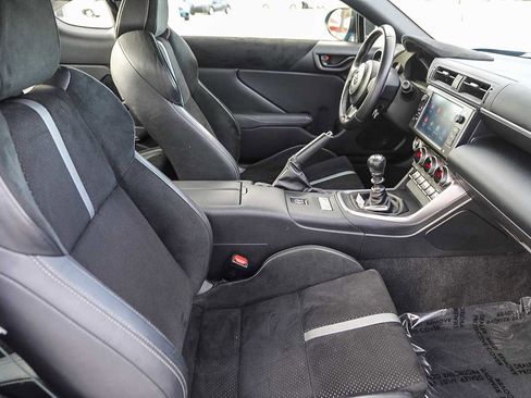 Used 2023 Toyota GR86 Premium image 17