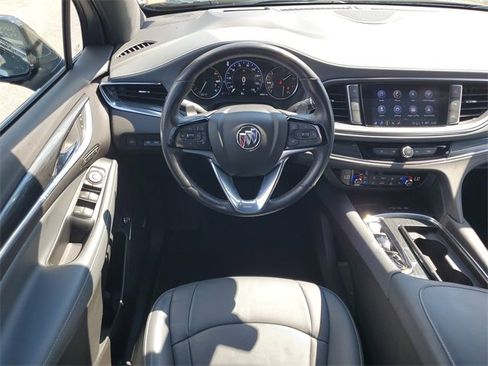 Used 2024 Buick Enclave Premium image 27