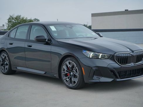 New 2026 BMW 530i w/ M Sport Package image 3