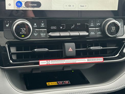 New 2026 Toyota Highlander XLE image 19