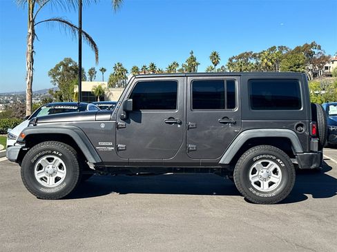 Used 2018 Jeep Wrangler Unlimited Sport w/ Connectivity Group image 6