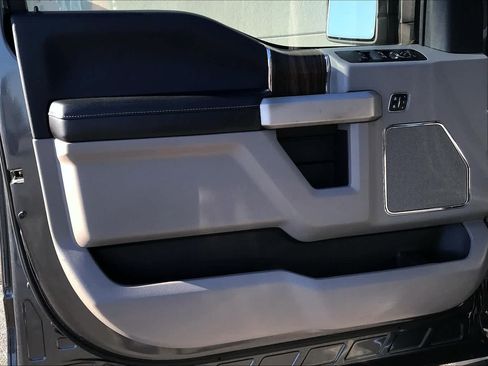 Used 2017 Ford F150 Lariat RWD image 26