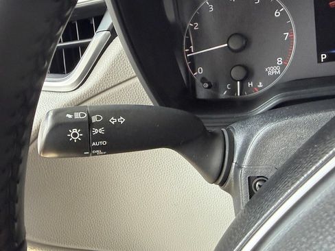 Used 2023 Toyota Corolla Cross LE AWD/4WD image 37