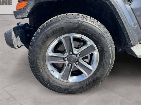 Used 2022 Jeep Wrangler Unlimited Sahara w/ Cold Weather Group image 14