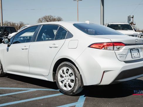Used 2024 Toyota Corolla LE image 5