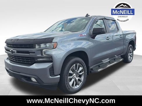 Used 2022 Chevrolet Silverado 1500 RST AWD/4WD image 3