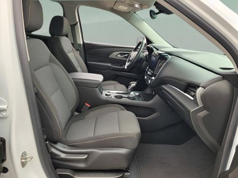 Used 2021 Chevrolet Traverse LT image 29