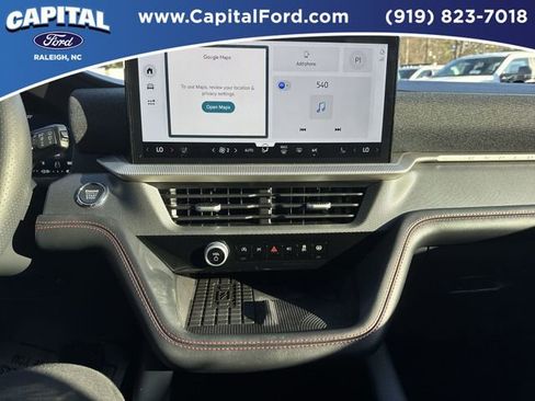 Certified 2025 Ford Explorer ST-Line w/ Premium Package image 26