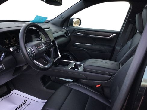 Used 2025 GMC Acadia Elevation w/ Elevation Premium Package image 8