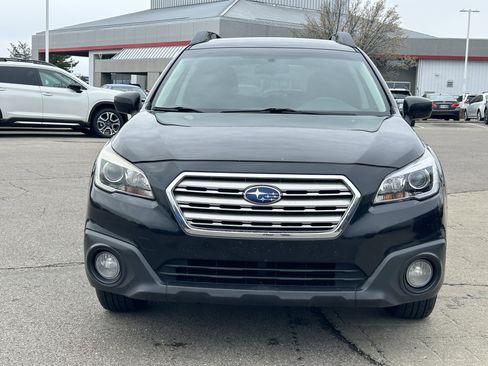 Used 2017 Subaru Outback 2.5i Premium image 2