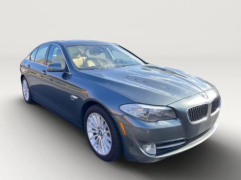 Used 2011 BMW 535i xDrive Sedan image 3