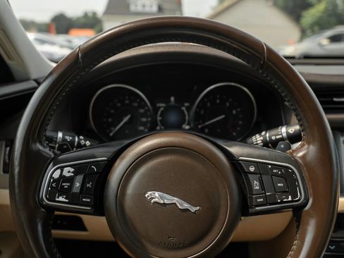 Used 2017 Jaguar XF Premium AWD/4WD image 20