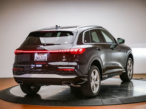 Certified 2025 Audi Q5 Premium Plus w/ Premium Plus AWD/4WD image 5