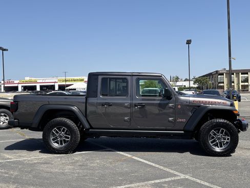 Used 2026 Jeep Gladiator Mojave AWD/4WD image 2