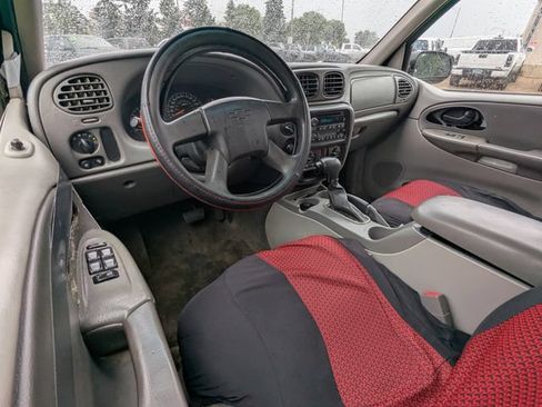 Used 2004 Chevrolet TrailBlazer LS w/ LS Preferred Equipment Group AWD/4WD image 2