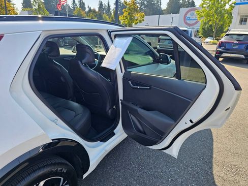 Certified 2024 Kia Niro Wind w/ Wind Preserve Package FWD image 25