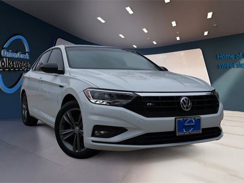 Used 2020 Volkswagen Jetta R-Line w/ R-Line Cold Weather Package image 3