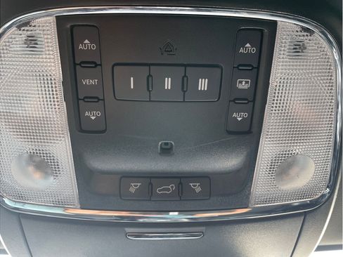 Used 2020 Jeep Grand Cherokee Limited w/ Luxury Group II AWD/4WD image 30