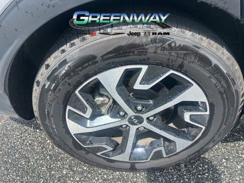Used 2024 Kia Sportage EX FWD image 9