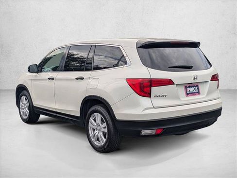 Certified 2017 Honda Pilot LX image 8