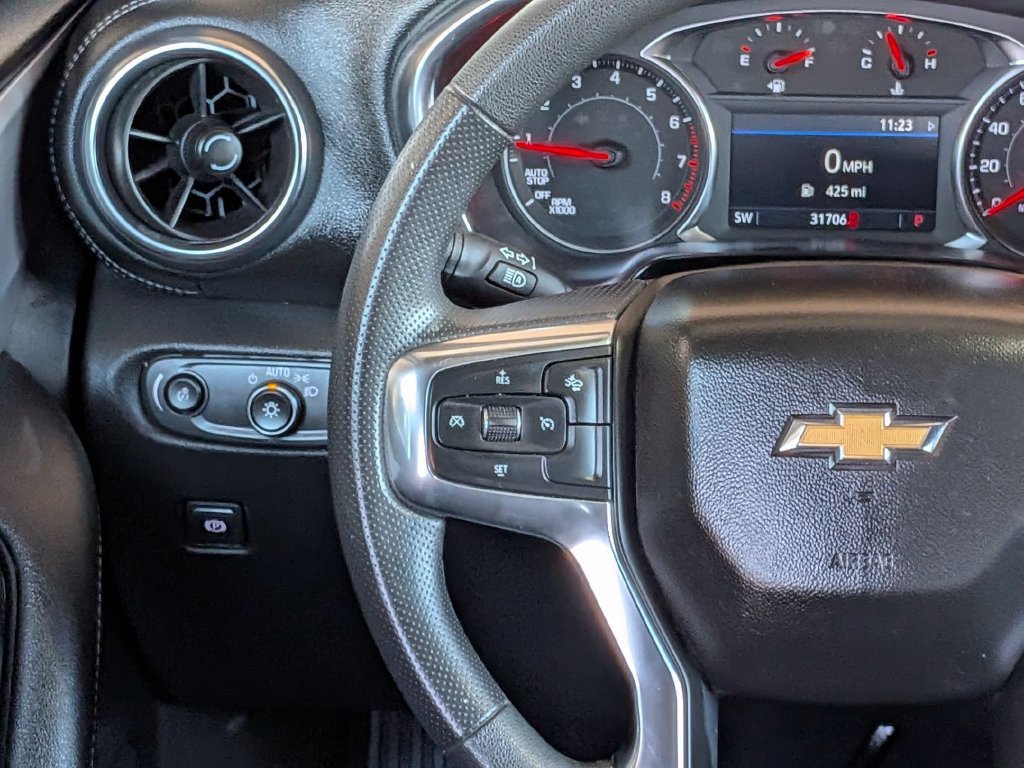Used 2025 Chevrolet Blazer LT FWD image 17
