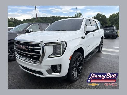 Used 2022 GMC Yukon XL SLT w/ SLT Premium Package AWD/4WD image 1