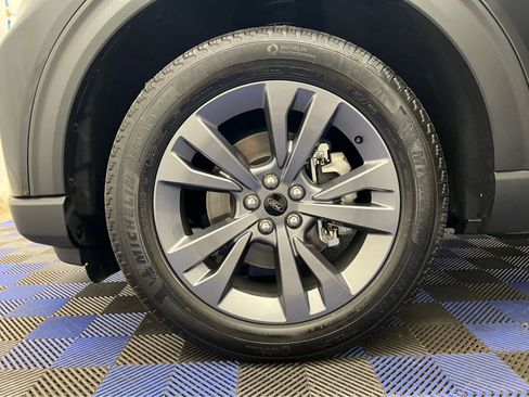 Used 2025 Ford Explorer Active w/ Active Comfort Package image 19