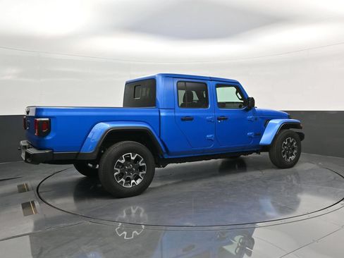 Used 2025 Jeep Gladiator Sport AWD/4WD image 8