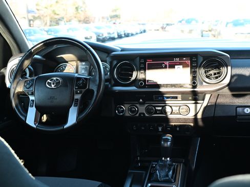 Used 2021 Toyota Tacoma TRD Sport w/ Technology Package image 41