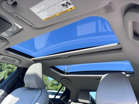 Used 2024 Toyota Prius Limited FWD image 12