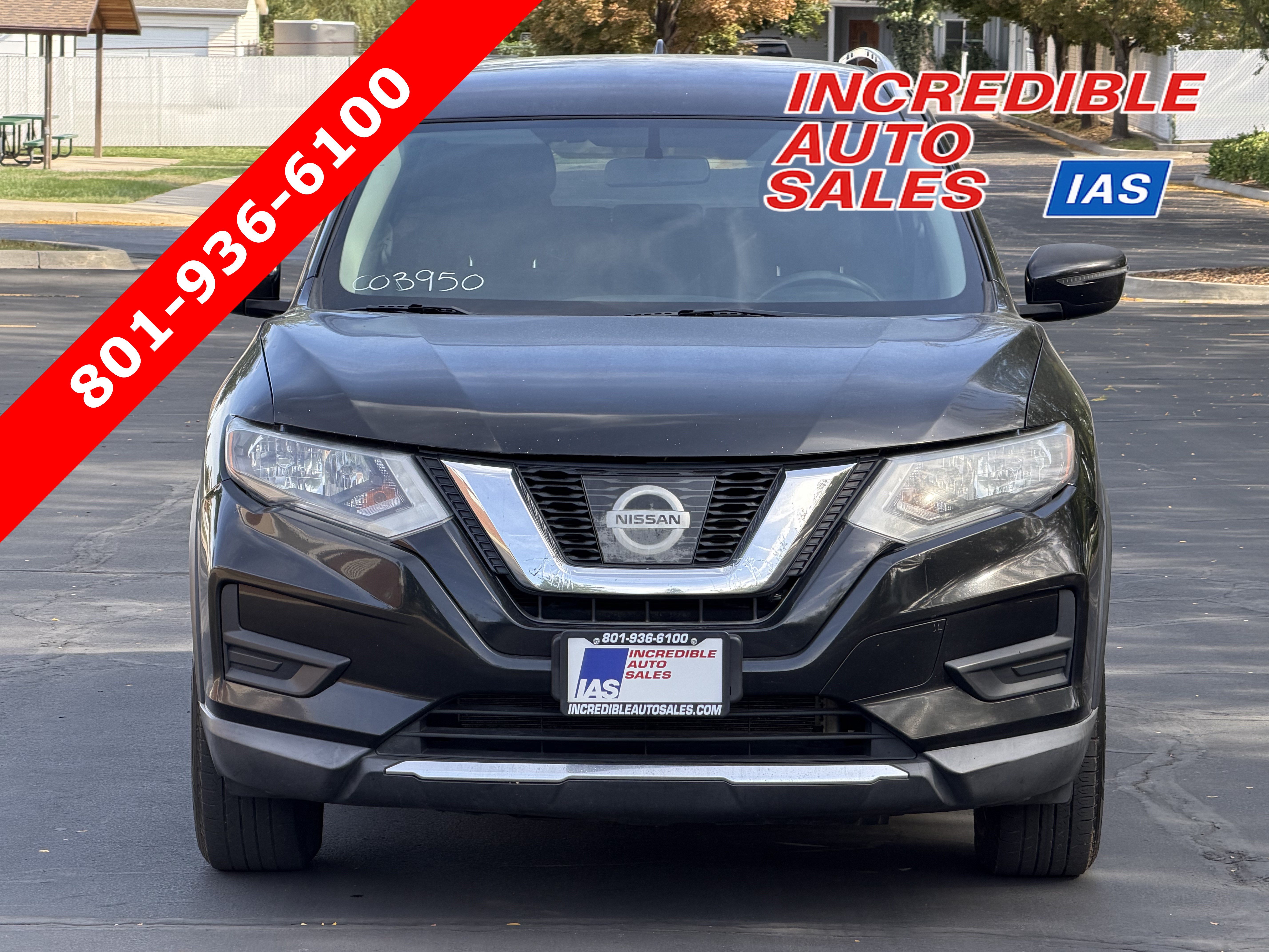 Used 2017 Nissan Rogue SV AWD/4WD image 1