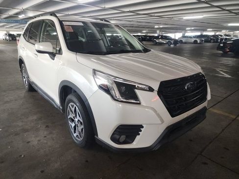 Used 2023 Subaru Forester Premium AWD/4WD image 1