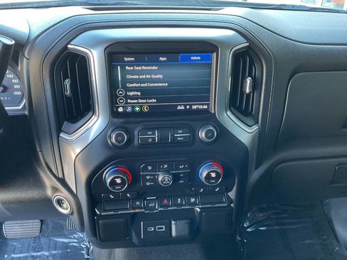 Used 2022 Chevrolet Silverado 1500 LT image 29