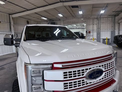 Used 2017 Ford F250 Platinum w/ Platinum Ultimate Package AWD/4WD image 11