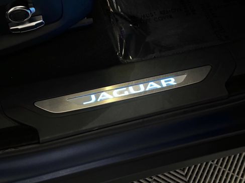 Used 2020 Jaguar F-PACE SVR AWD/4WD image 22