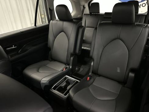 Used 2025 Toyota Grand Highlander AWD image 27
