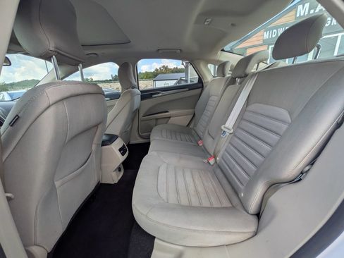Used 2019 Ford Fusion SE FWD image 27