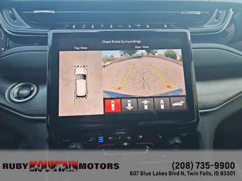 Used 2023 Jeep Grand Cherokee Limited w/ Luxury Tech Group II AWD/4WD image 28