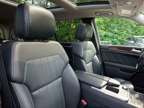 Used 2015 Mercedes-Benz GL 450 4MATIC image 12