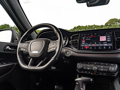 Used 2024 Dodge Durango GT RWD image 32